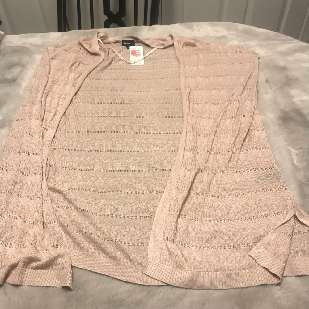 44. NWT short sleeve torrid size 1/2 cardigan
